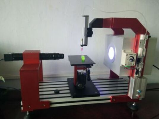 دستگاه اندازه‌گیری زاویه قطره آب برای اندازه‌گیری ترشوندگی مایعات بر روی جامدات استفاده می‌شود.